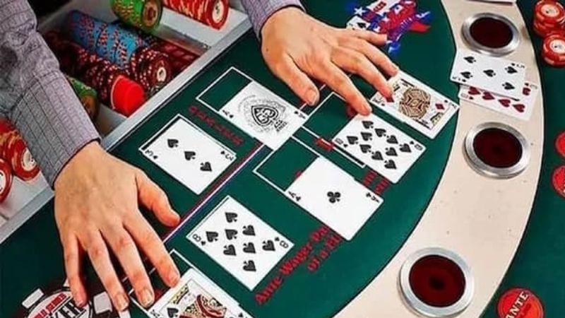 EE88 chia sẻ luật chơi game bài Poker cơ bản